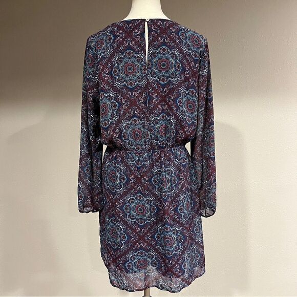 Bohemian style long sleeve dress with scoop neck - Picture 7 of 15